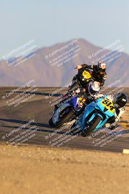 media/Dec-16-2023-CVMA (Sat) [[bb38a358a2]]/Race 13 Amateur Supersport Middleweight/